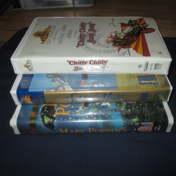 Family Musicals VHS Bundle of 3 tapes with clamcases (from the 1990s) - Picture 5 of 5